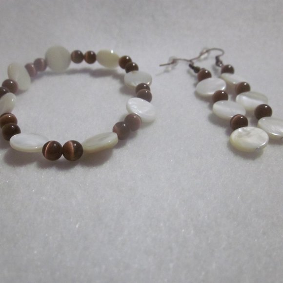 Handmade Brown and Cream Stretch Bracelet & Earring Set - Picture 6 of 7